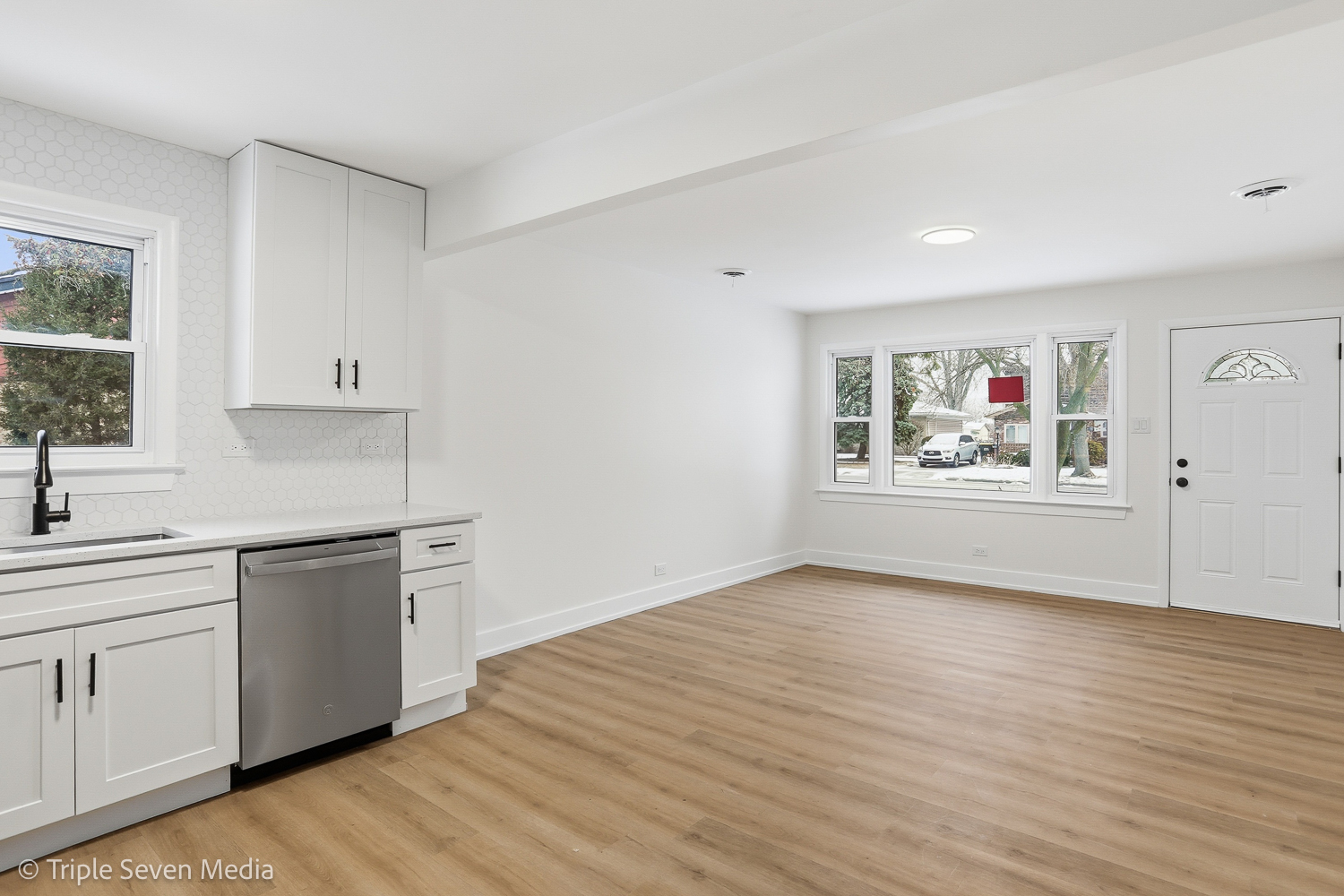 6135 Birmingham Street Chicago Ridge, IL 60415 - Photo 13 of 28
