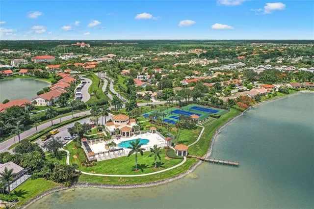 $369,900 | 7772 Emerald Circle, Unit 101, Naples, FL 34109