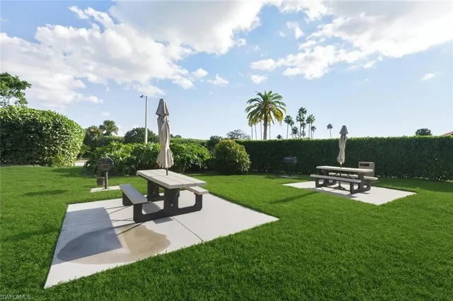 $369,900 | 7772 Emerald Circle, Unit 101, Naples, FL 34109