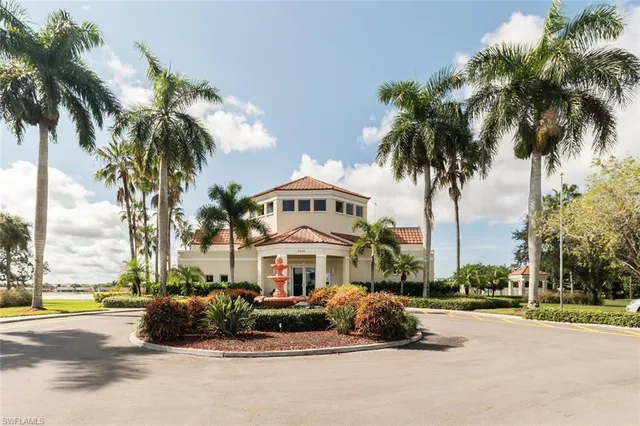 $369,900 | 7772 Emerald Circle, Unit 101, Naples, FL 34109