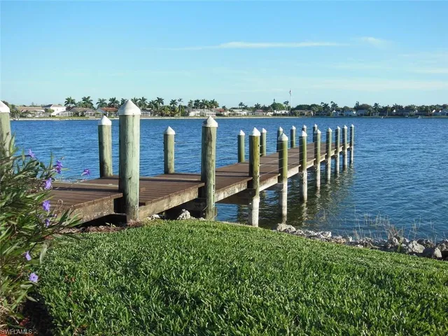 $369,900 | 7772 Emerald Circle, Unit 101, Naples, FL 34109