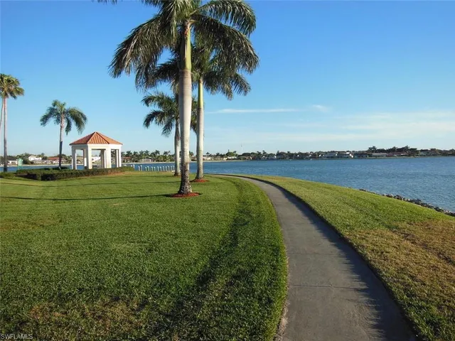 $369,900 | 7772 Emerald Circle, Unit 101, Naples, FL 34109