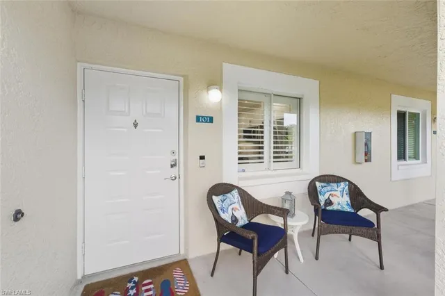 $369,900 | 7772 Emerald Circle, Unit 101, Naples, FL 34109