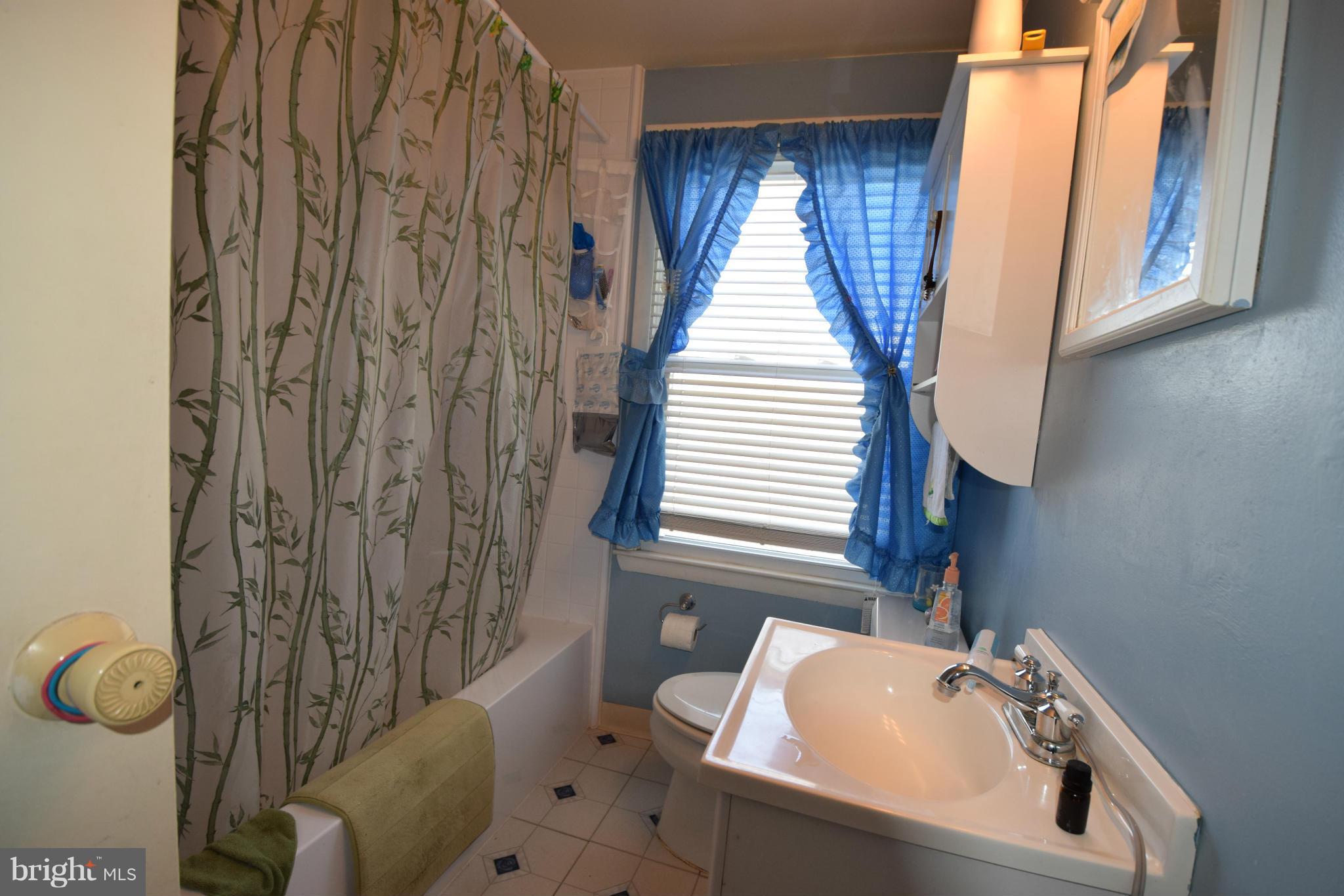 3511 Santee Road Baltimore, MD 21236 - Photo 16 of 16 Bath