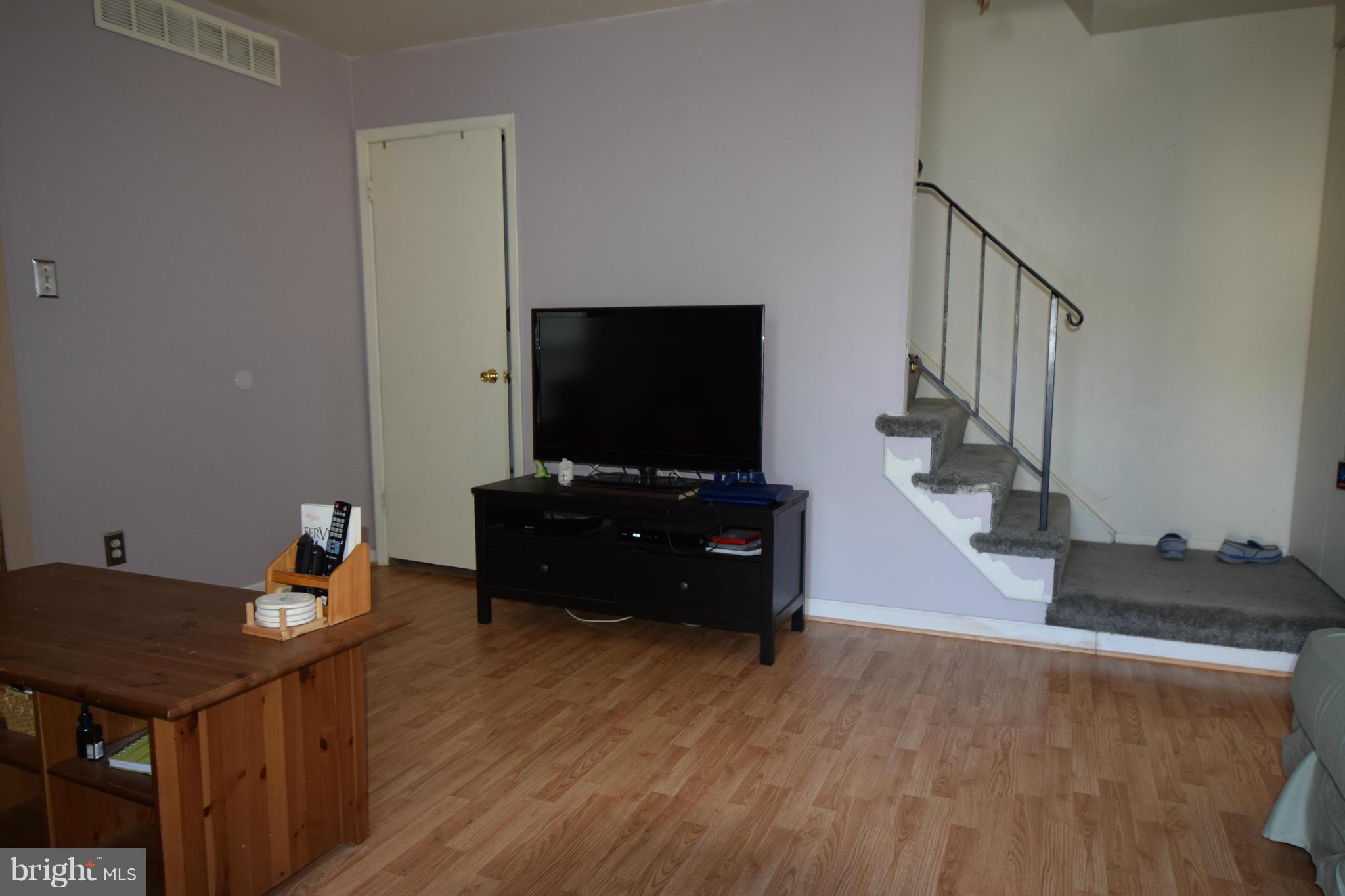 3511 Santee Road Baltimore, MD 21236 - Photo 6 of 16 Living Room