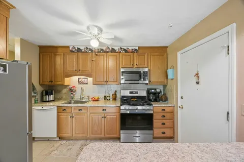 $299,000 | 395 Merrimack Street, Unit 42, Methuen, MA 01844