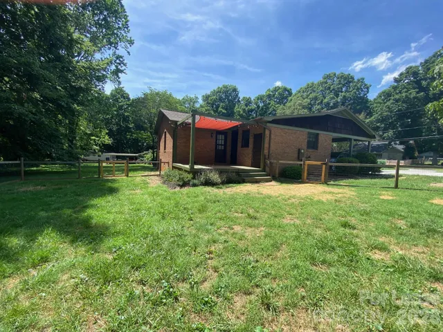 $1,950 | 171 Orchard Road, Statesville, NC 28677