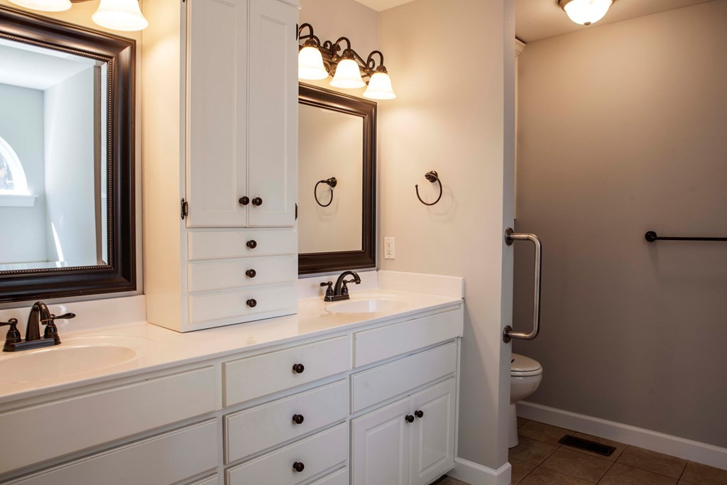 443 Louisville Road Grovetown, GA 30813 - Photo 28 of 43 OWNER BATH