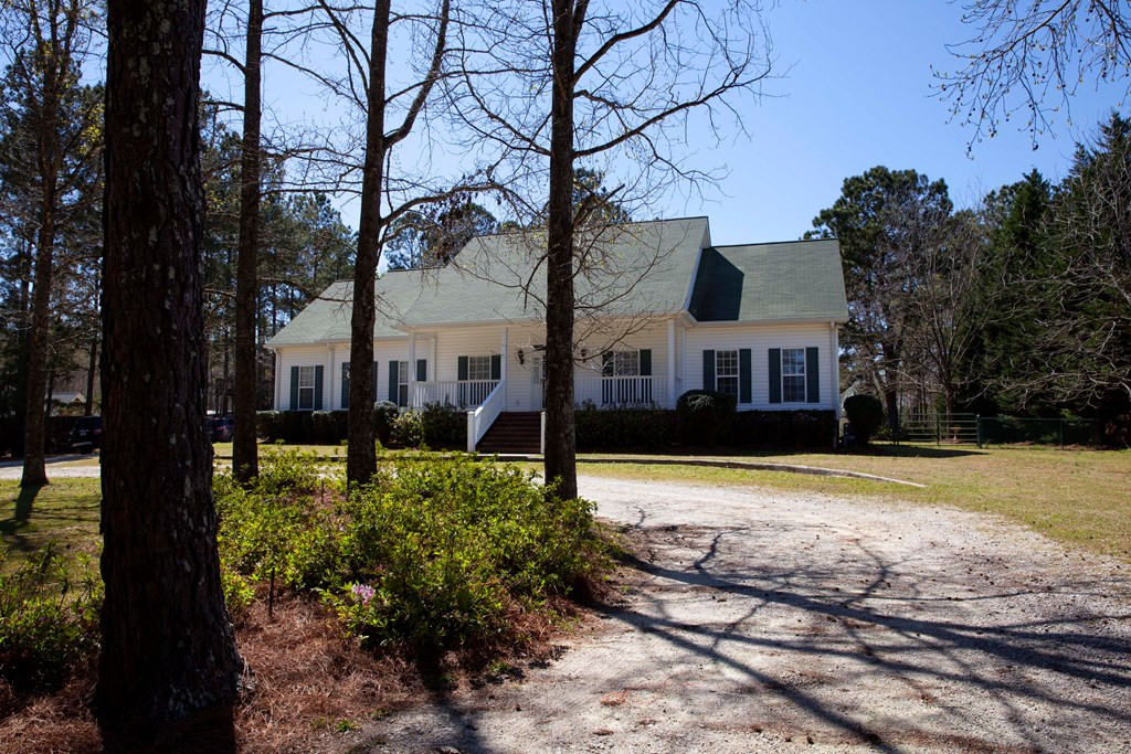 443 Louisville Road Grovetown, GA 30813 - Photo 3 of 43 FRONT OF HOME/CIRCULAR DRIVEWAY