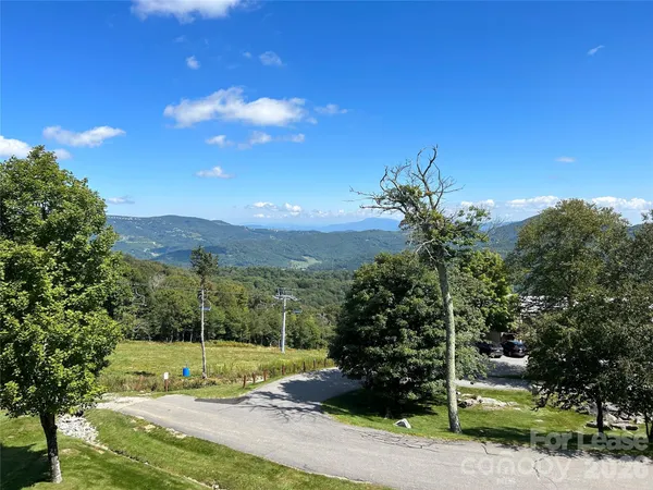 $1,600 | 106 Sugar Ski Drive, Unit 635, Sugar Mountain, NC 28604