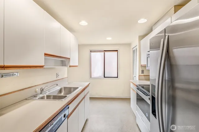 $710,000 | 505 West Roy Street, Unit 304, Seattle, WA 98119