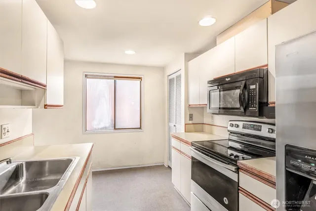 $710,000 | 505 West Roy Street, Unit 304, Seattle, WA 98119