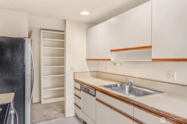 $710,000 | 505 West Roy Street, Unit 304, Seattle, WA 98119