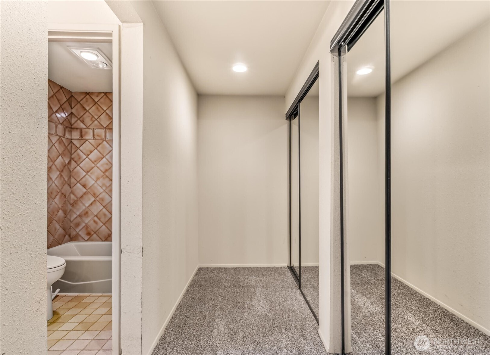 505 West Roy Street, Unit 304 Seattle, WA 98119 - Photo 17 of 33