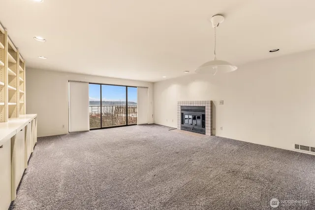 $710,000 | 505 West Roy Street, Unit 304, Seattle, WA 98119