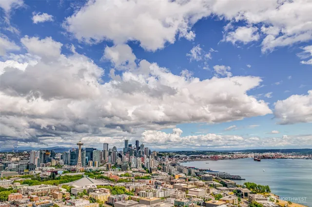 $710,000 | 505 West Roy Street, Unit 304, Seattle, WA 98119