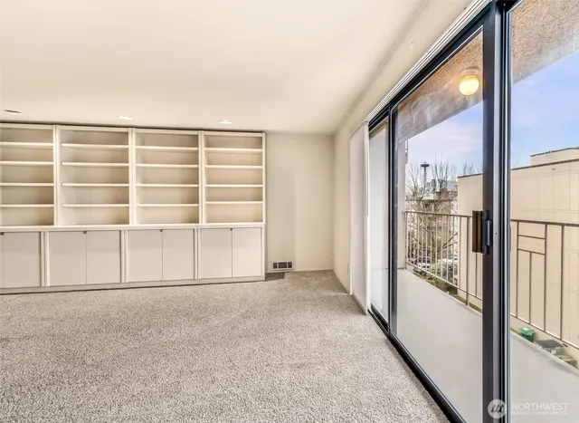 $710,000 | 505 West Roy Street, Unit 304, Seattle, WA 98119