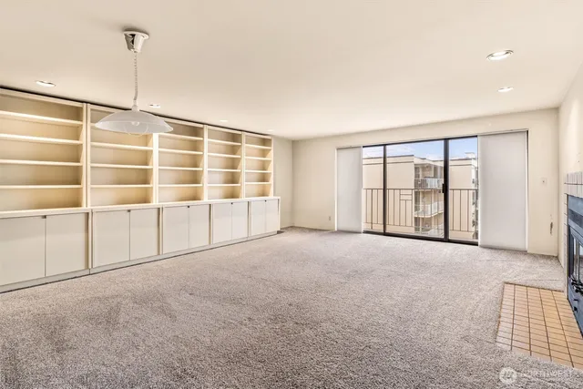 $710,000 | 505 West Roy Street, Unit 304, Seattle, WA 98119