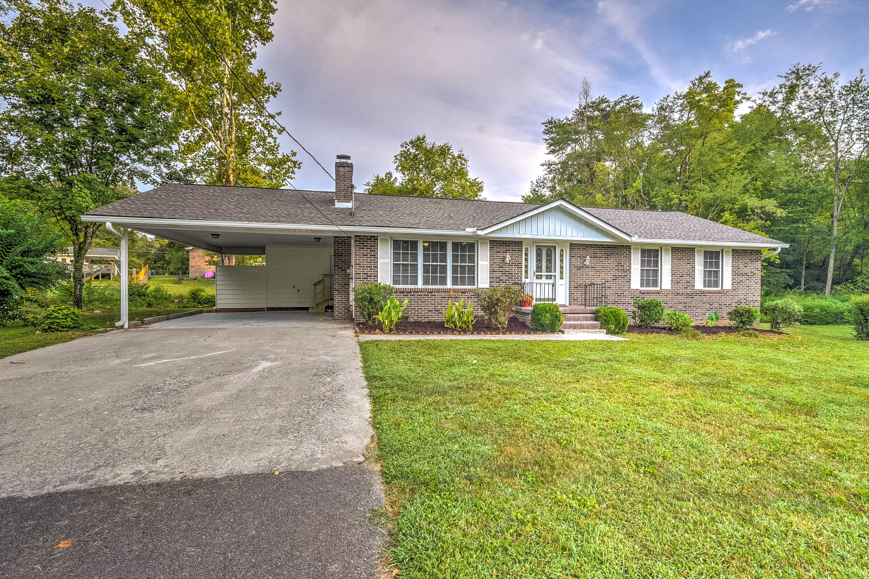 18 Cooper Lane Oak Ridge, TN 37830 - Photo 2 of 31 2