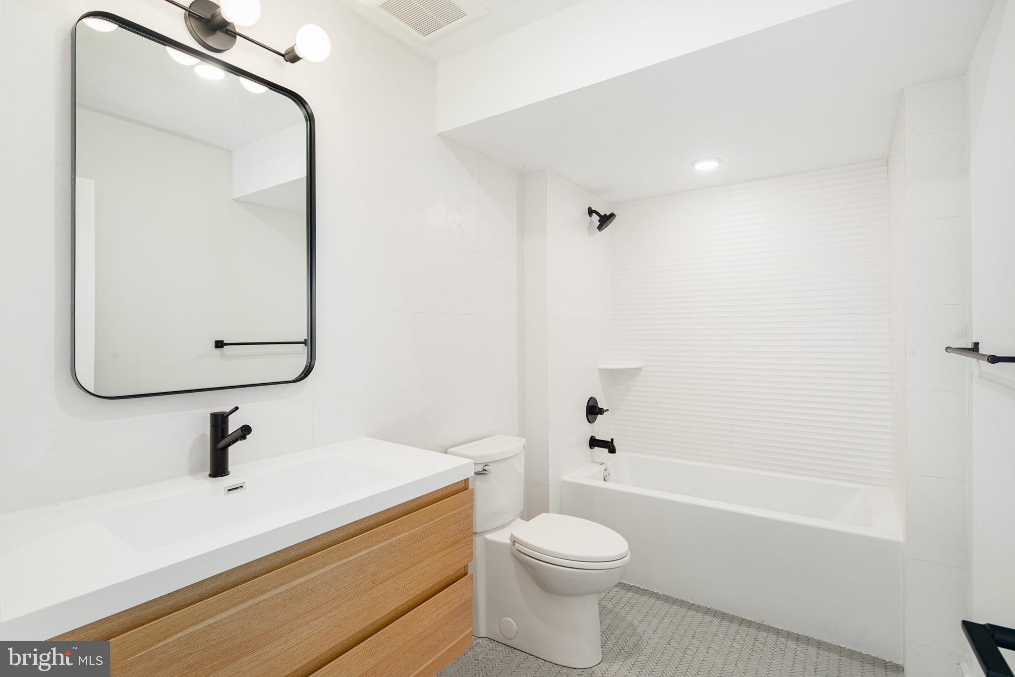 1529 Kater Street Philadelphia, PA 19146 - Photo 22 of 38 hall bath 2nd floor