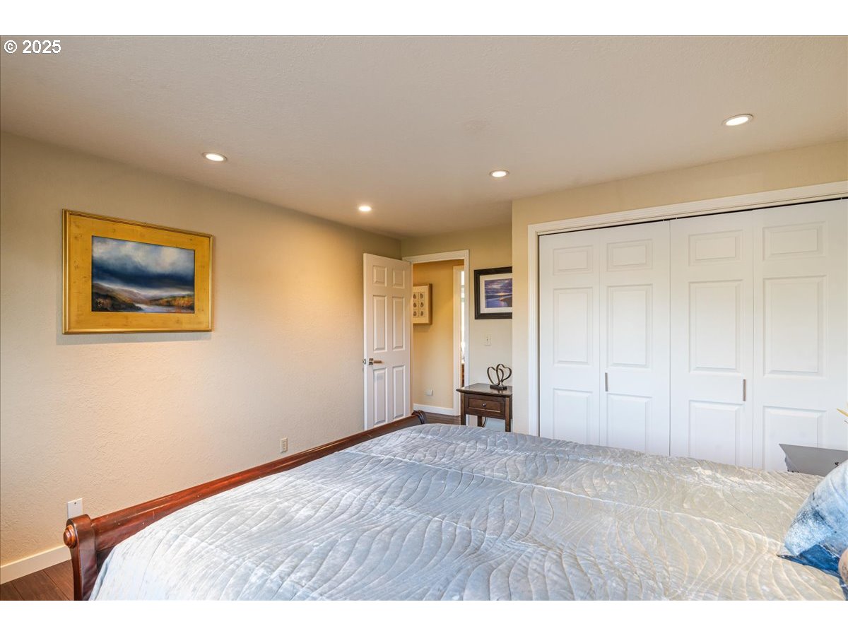 15735 Southwest 88th Avenue Portland, OR 97224 - Photo 22 of 38 a view of an empty room