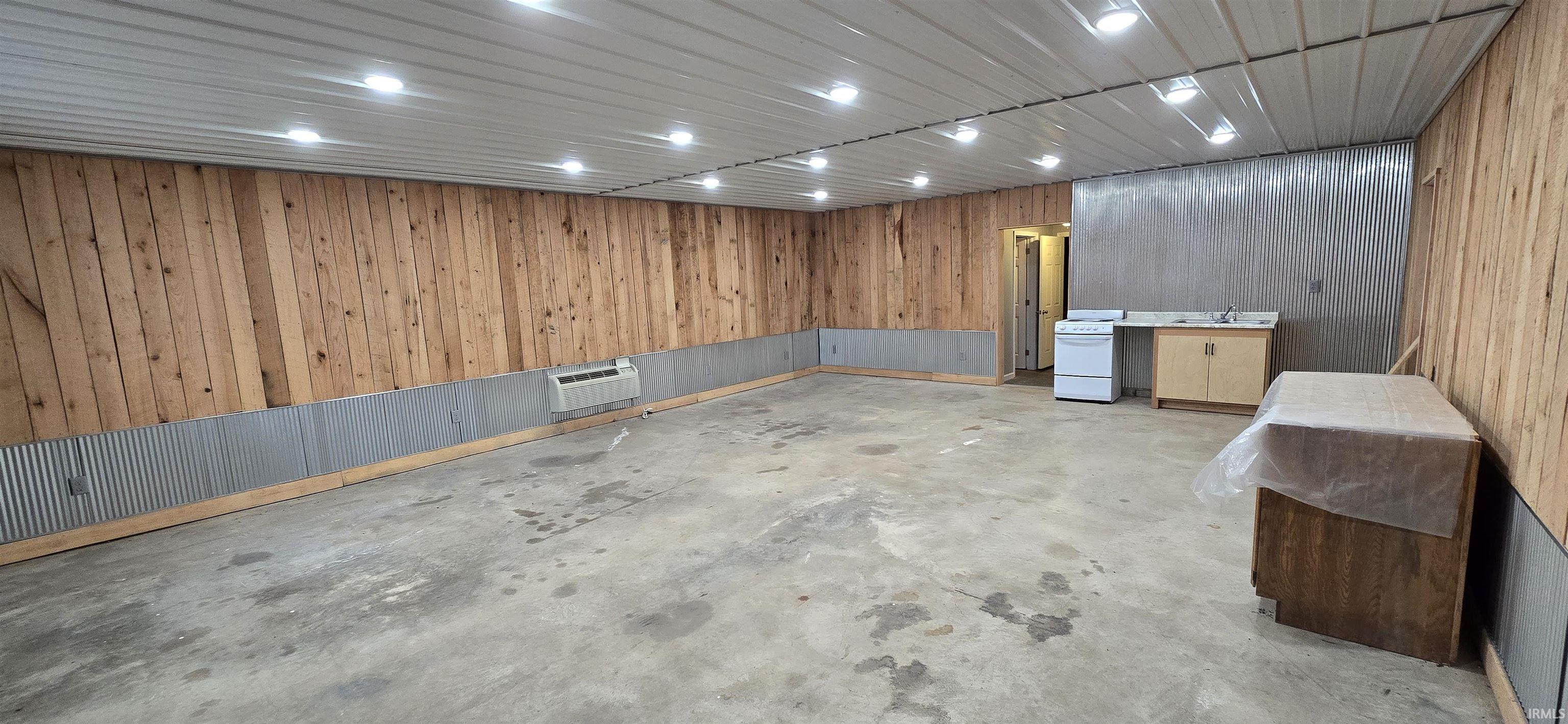 608 Northwest 2nd Street Washington, IN 47501 - Photo 9 of 23