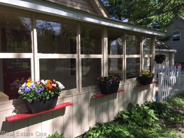 3301 Emmons Avenue Rochester Hills, MI 48307 - Photo 2 of 19