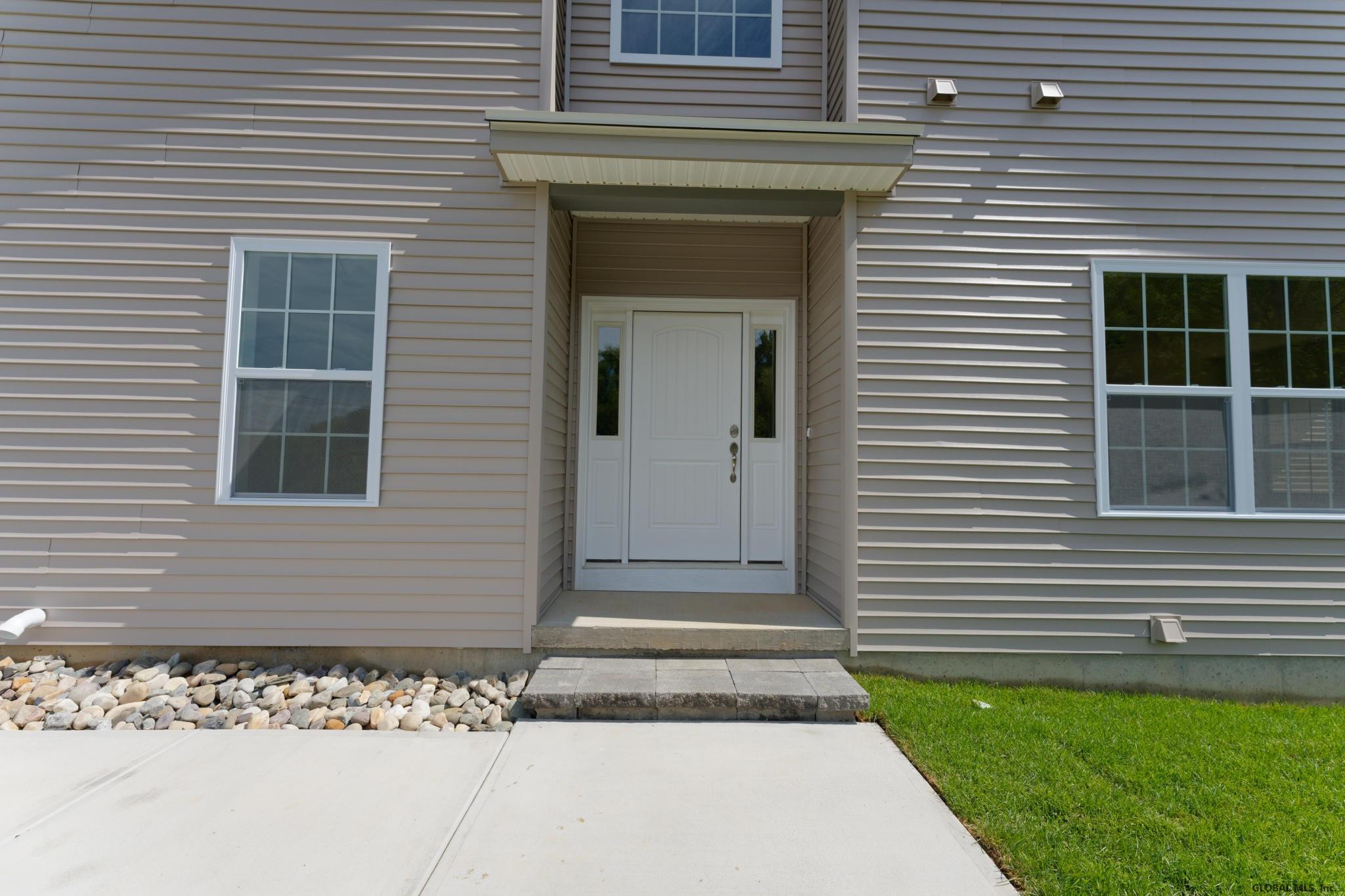 104 Kristina Loop Troy, NY 12180 - Photo 4 of 26 Photo 5