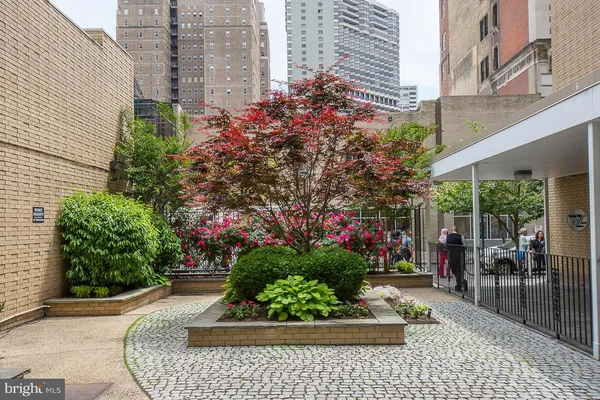 $359,000 | 1919 Chestnut Street, Unit 1316, Philadelphia, PA 19103