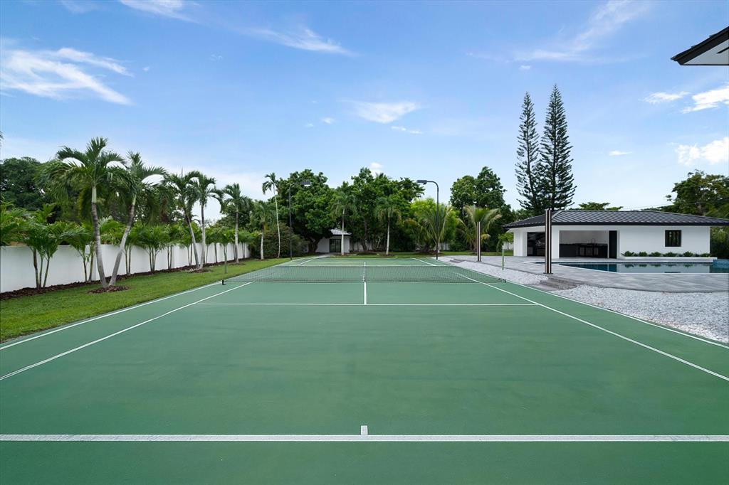 10201 Southwest 64th Street Miami, FL 33173 - Photo 32 of 50 a view of a tennis court