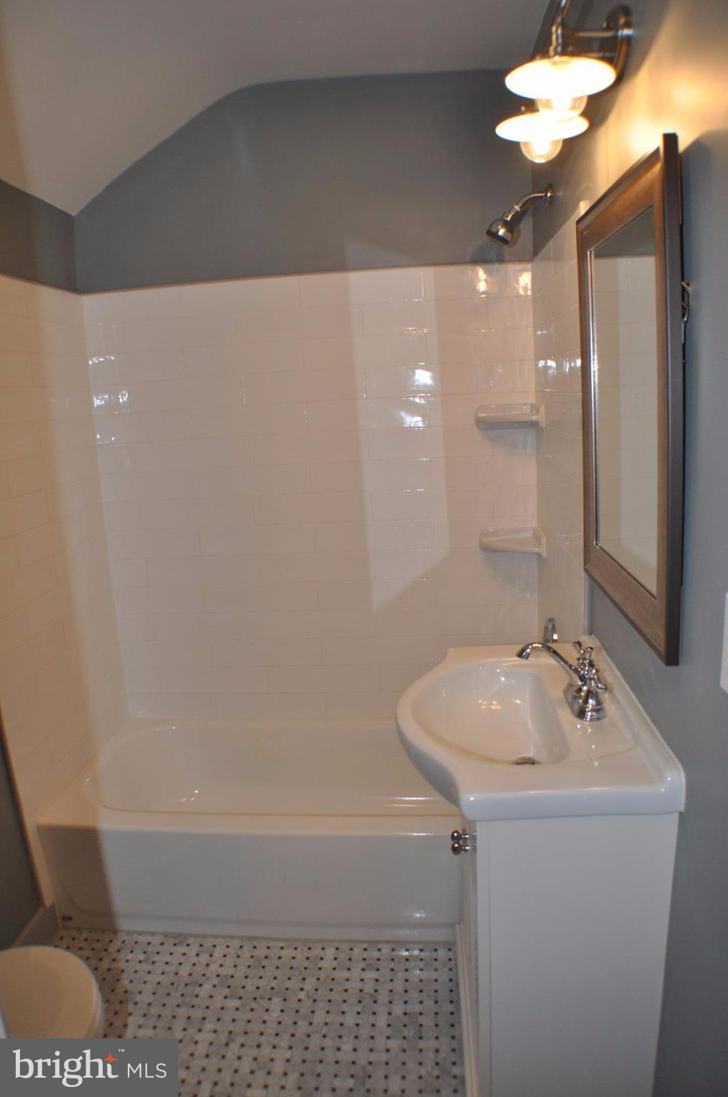 10011 Tenbrook Drive Silver Spring, MD 20901 - Photo 17 of 22 Bath