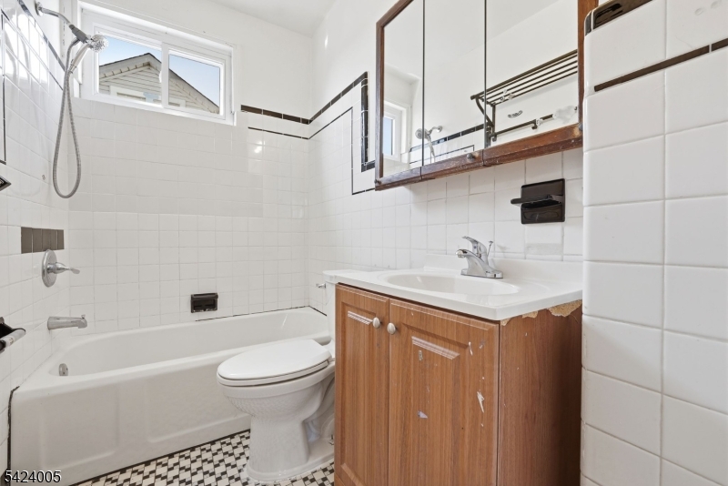 25 Florida Grove Road, Unit 2 Woodbridge, NJ 08832 - Photo 15 of 30