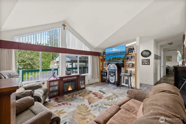 $239,950 | 20517 10th Avenue East, Unit 42, Spanaway, WA 98387