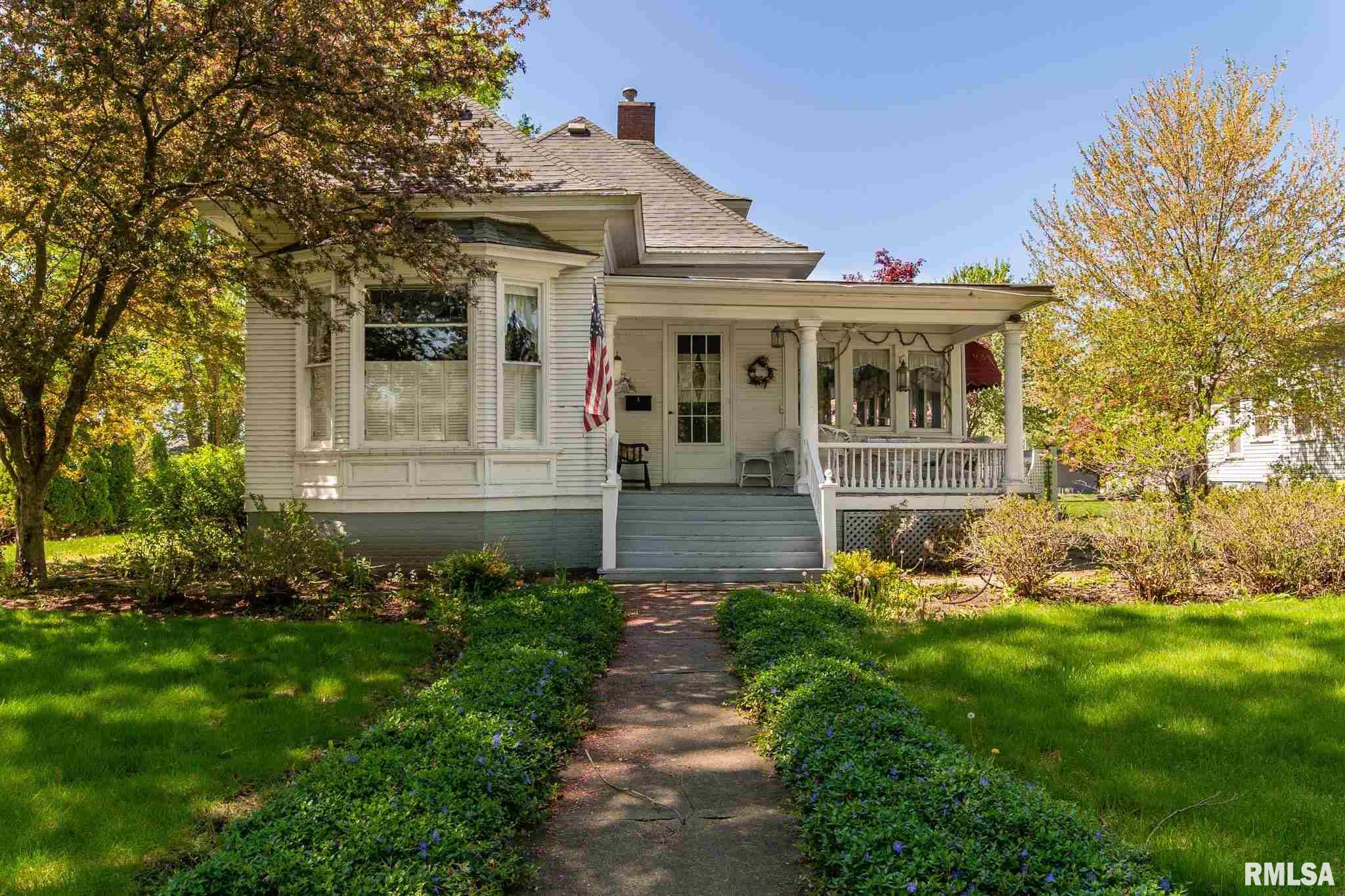 825 North Kickapoo Street Lincoln, IL 62656 - Photo 1 of 30 Gallery Image 1