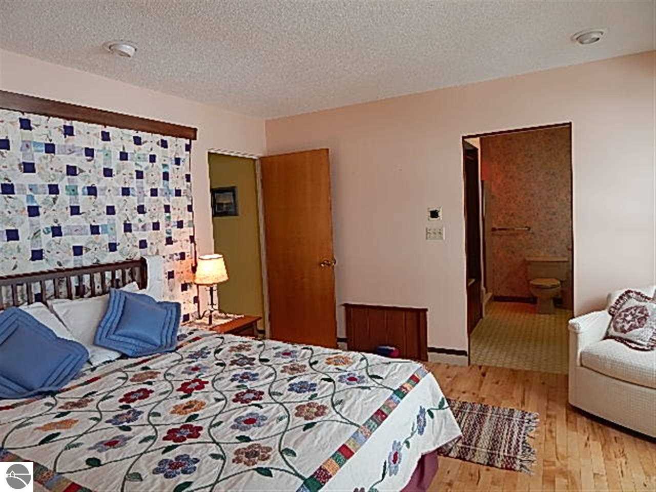 780 South Stony Point Road Suttons Bay, MI 49682 - Photo 20 of 47 1830995-19.JPG