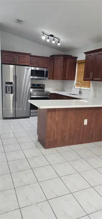 $3,200 | 2574 West 71st Place, Hialeah, FL 33016
