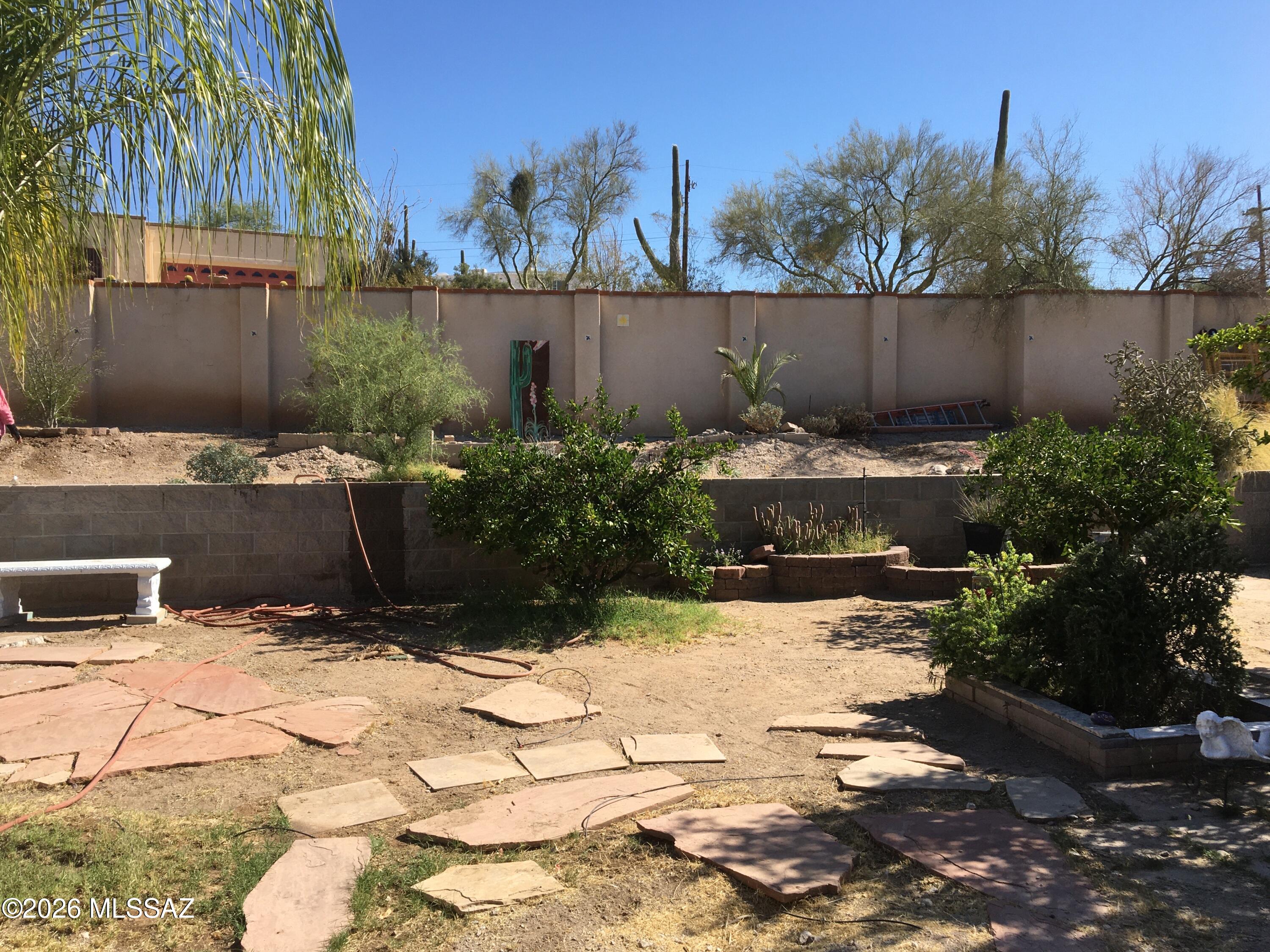 1301 North Painted Hills Road Tucson, AZ 85745 - Photo 24 of 35