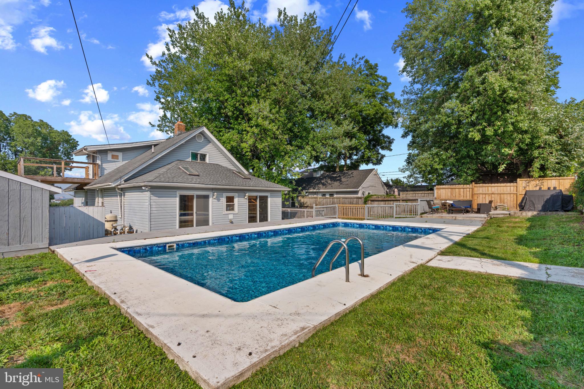 113 West Edgevale Road Baltimore, MD 21225 - Photo 37 of 41 Pool