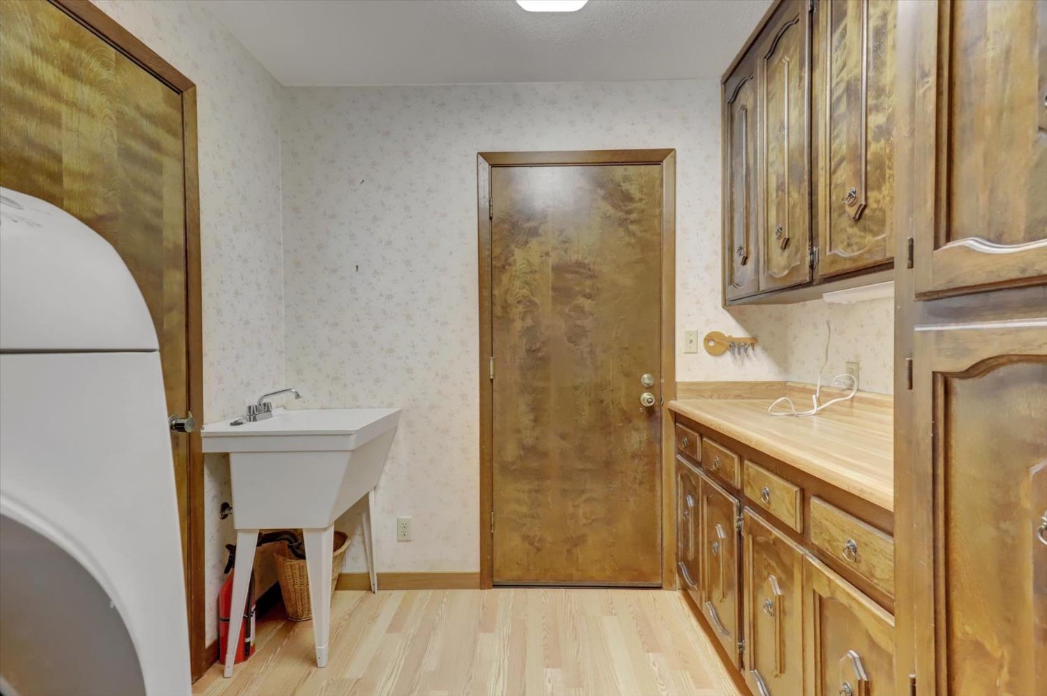 13032 Thistle Loop Penn Valley, CA 95946 - Photo 23 of 30 a bathroom with a sink and a mirror