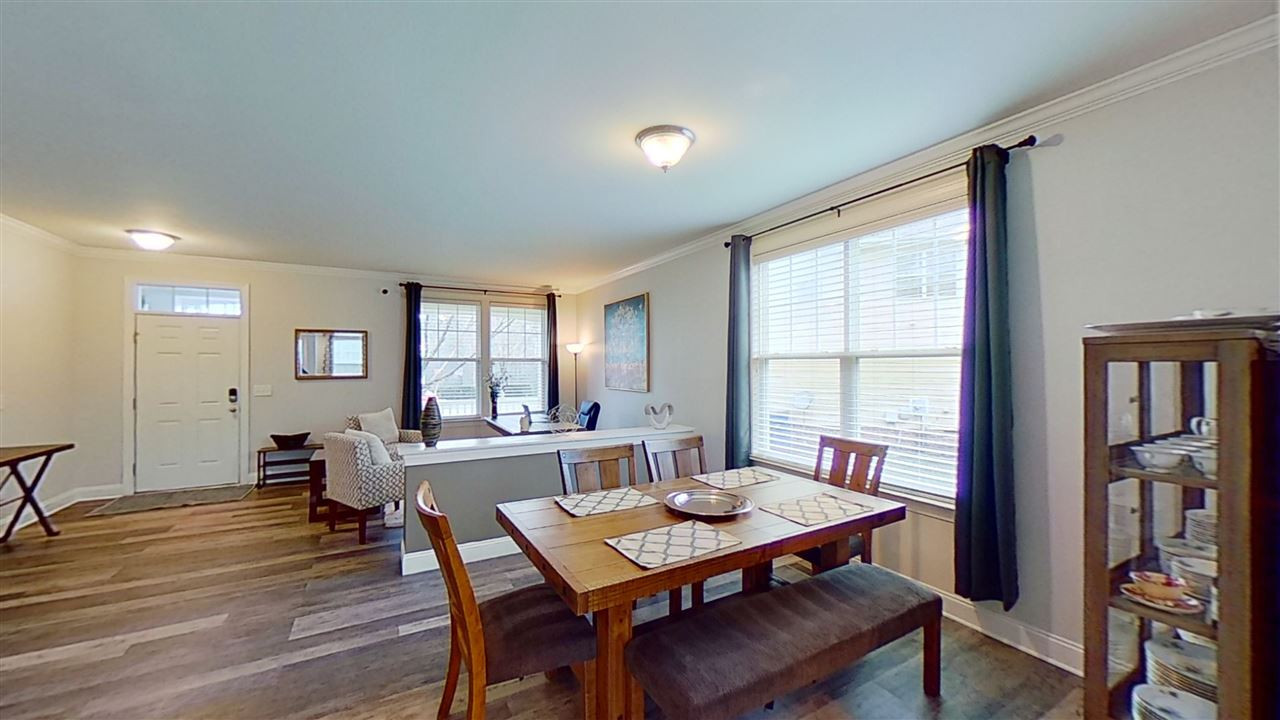 FORMAL DINING