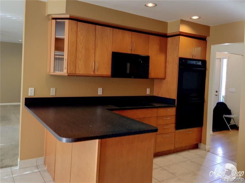 2565 Brilliance Rochester Hills, MI 48309 - Photo 16 of 63