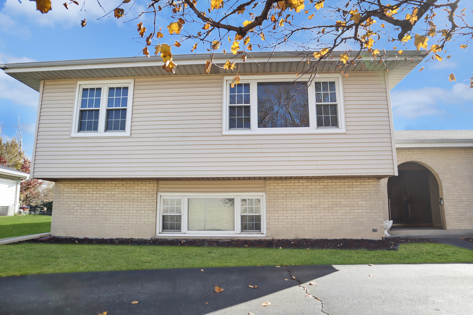 20W281 South Frontage Road Lemont, IL 60439 - Photo 3 of 21
