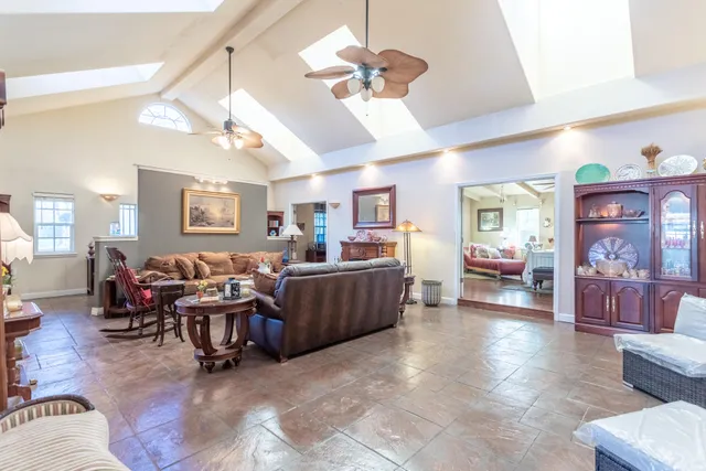 $320,000 | 406 South Jackson Street, Red Bluff, CA 96080