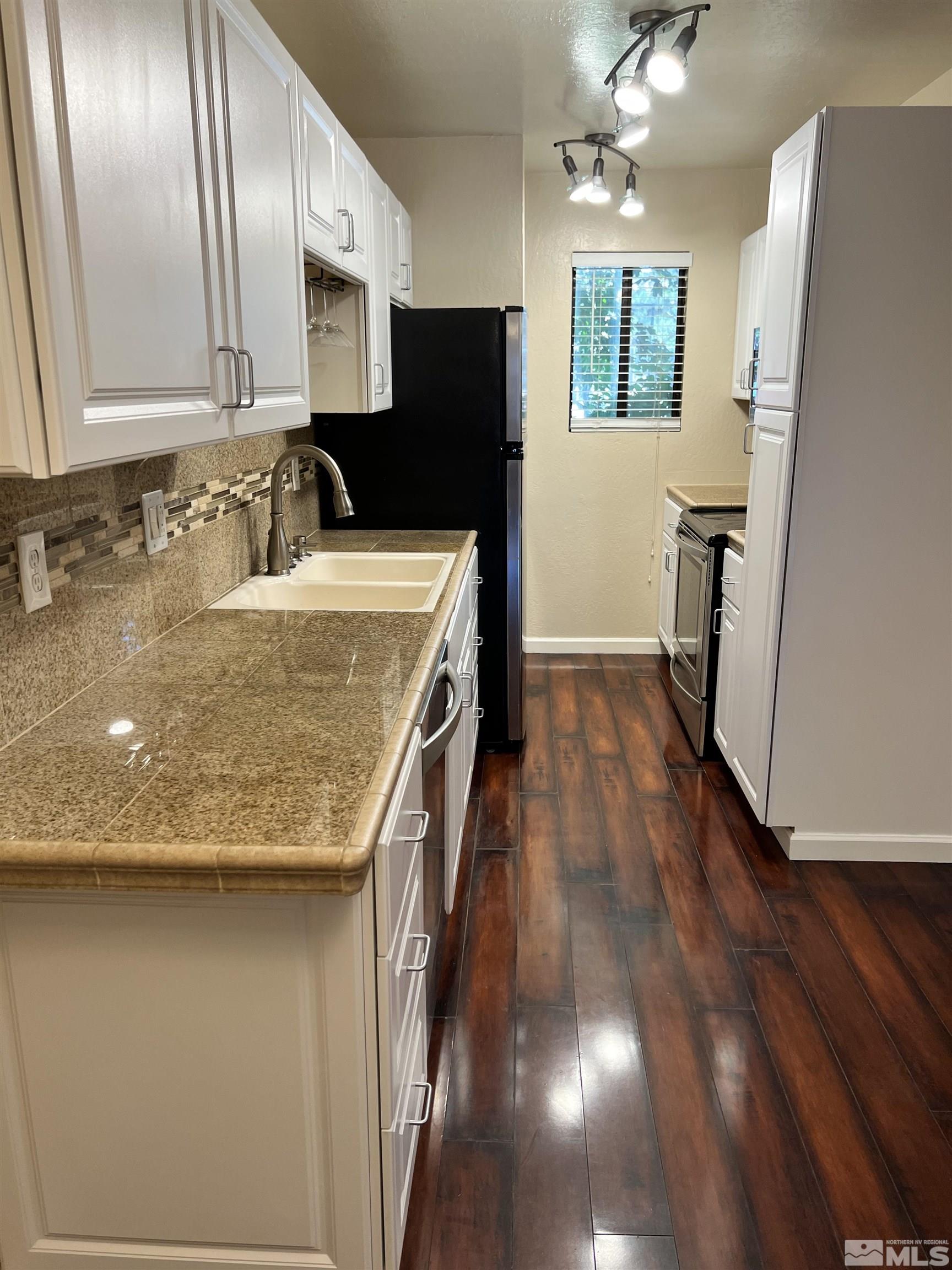 4676 Rio Poco Road Reno, NV 89502 - Photo 6 of 38 Photo 6