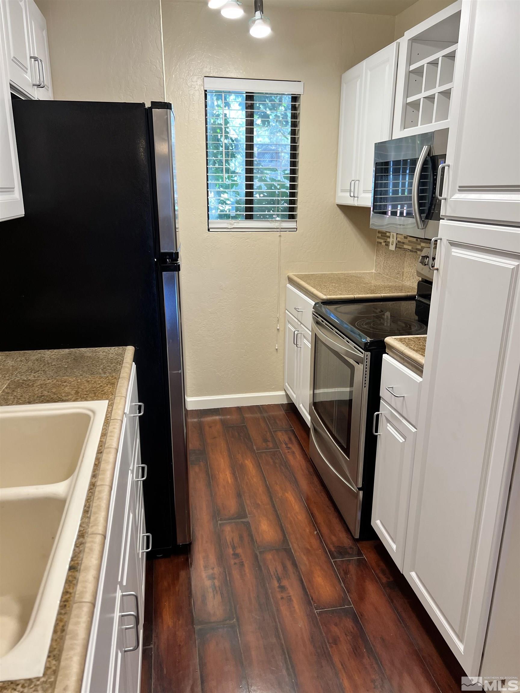 4676 Rio Poco Road Reno, NV 89502 - Photo 7 of 38 Photo 7