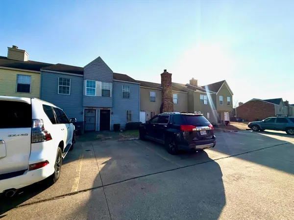 $1,150 | 9510 Olde Towne Row, Dallas, TX 75227