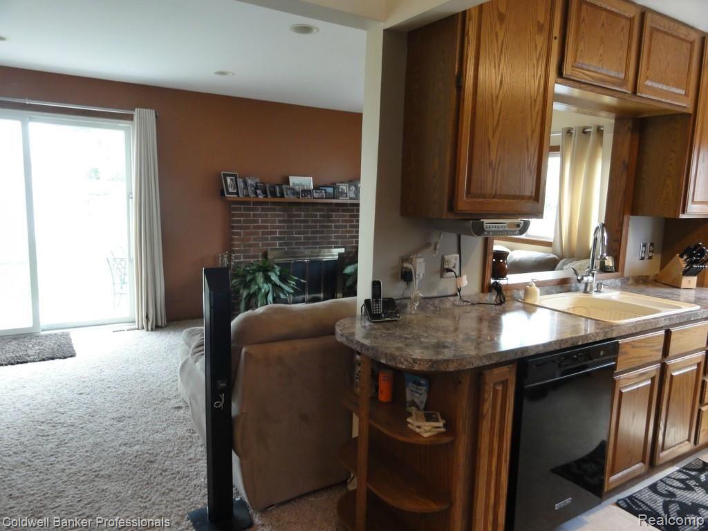 2874 Harvard Road Berkley, MI 48072 - Photo 9 of 39 8025 Arnold, Dbn. Hgts 031
