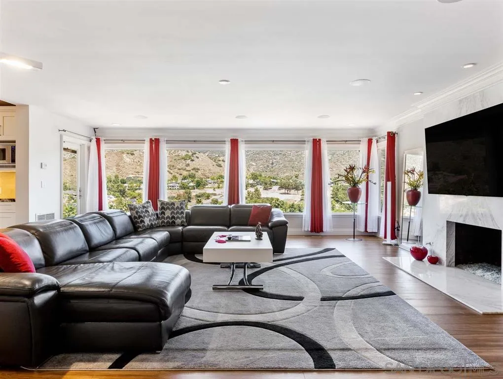 1510 Cloverdale Road Escondido, CA 92027 - Photo 5 of 25 Gallery Image 5