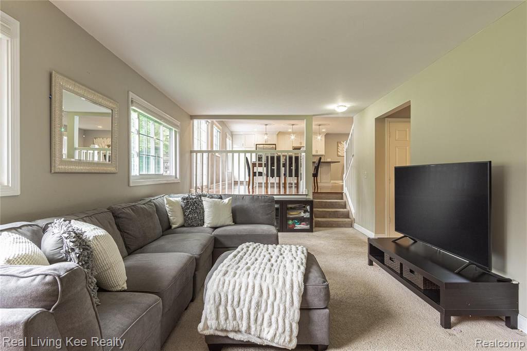 2260 North Fairview Lane Rochester Hills, MI 48306 - Photo 14 of 38