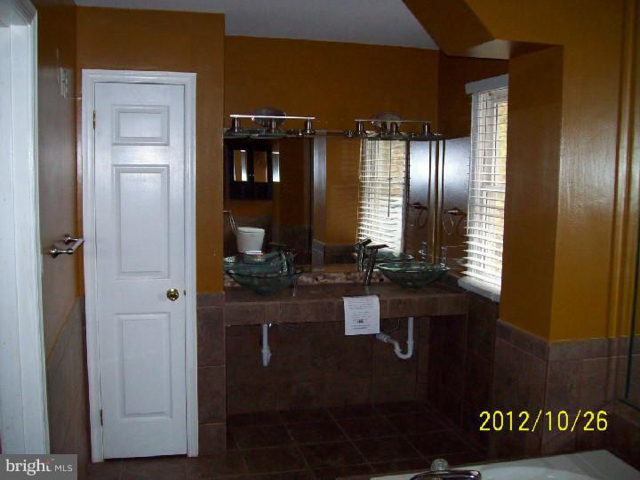 9 Goats Hill Road Sicklerville, NJ 08081 - Photo 12 of 13 Master Bathroom